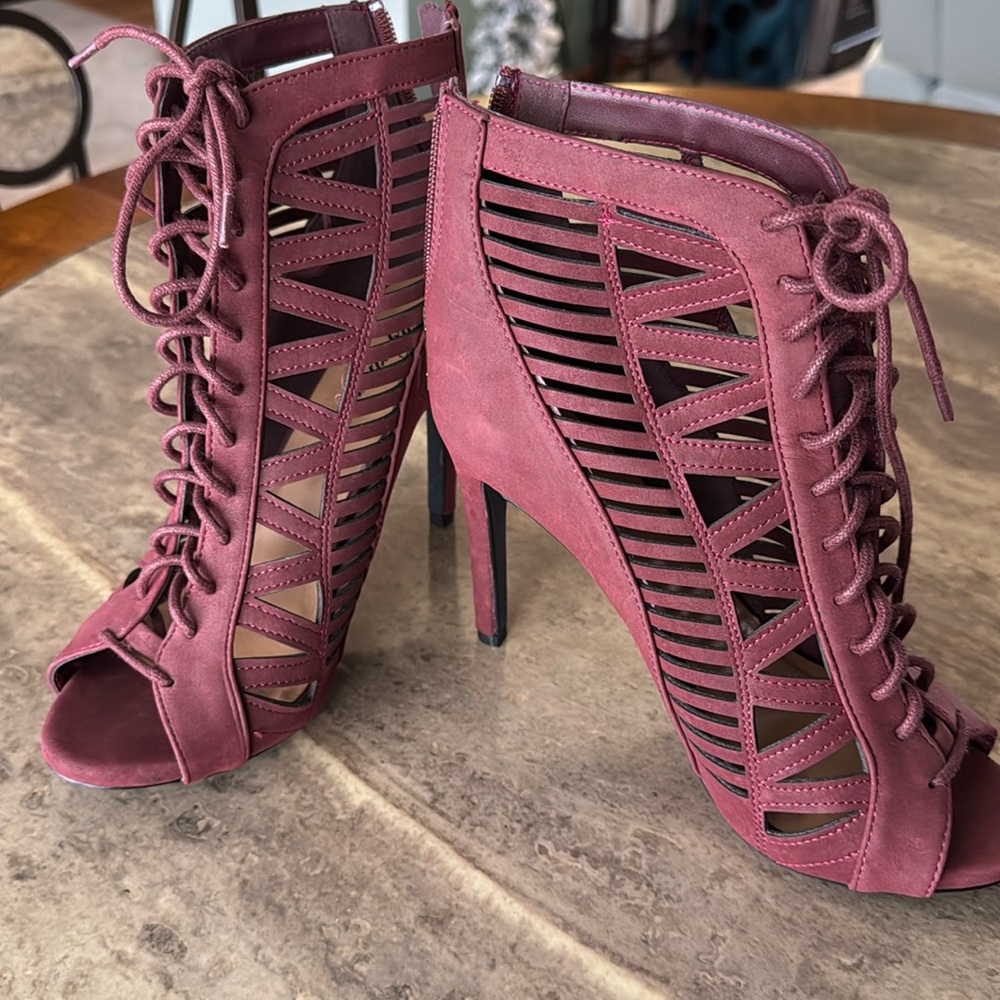 Maroon leather lace-up peep-toe ankle boots size 8